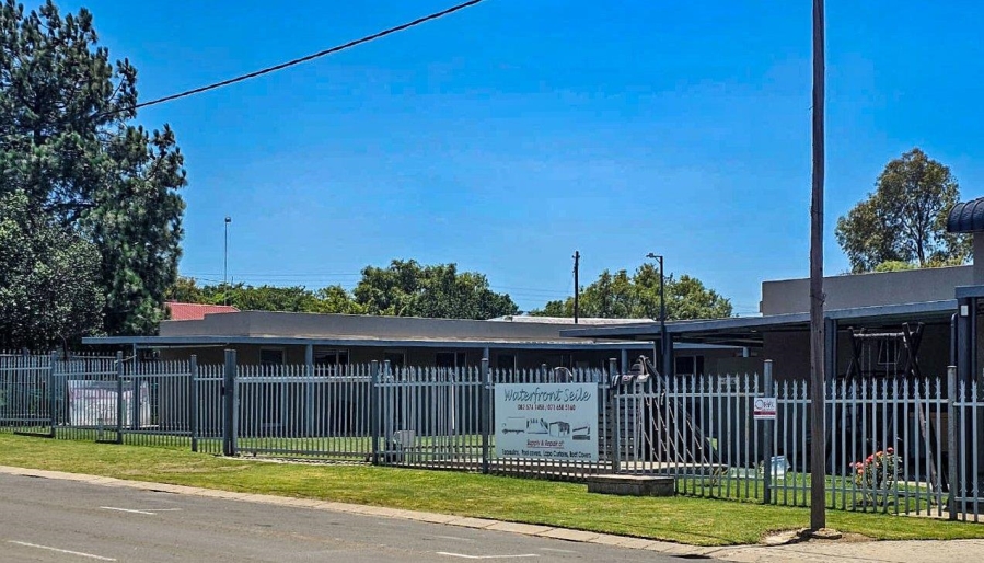 6 Bedroom Property for Sale in Oranjeville Free State